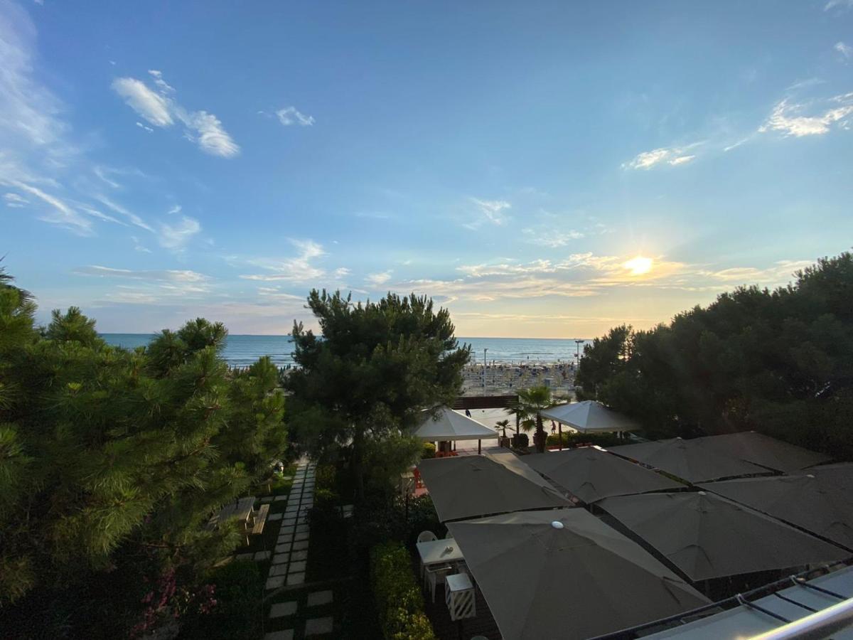 Rumar Hotel Durrës 外观 照片