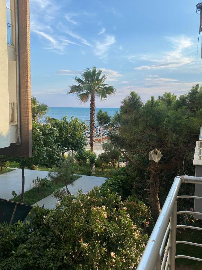 Rumar Hotel Durrës 外观 照片